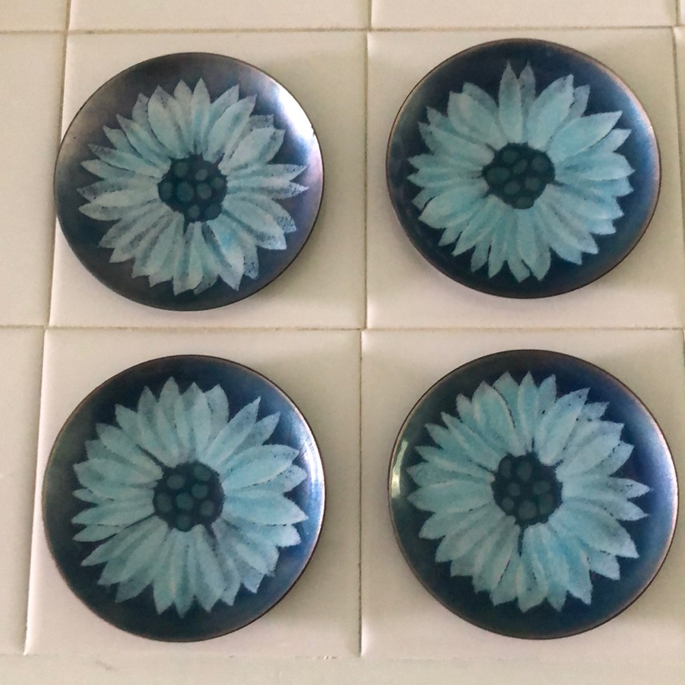 Handcrafted Bovano of Cheshire coaster/dish eet